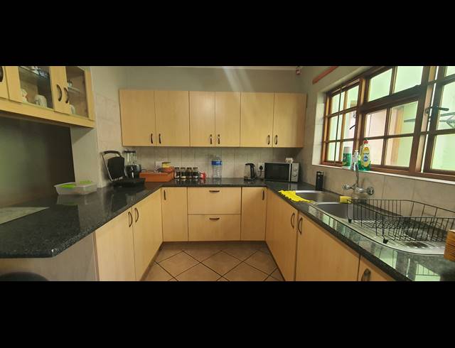 2 BEDROOM FLAT TO LET IN HEIDELBERG CENTRAL